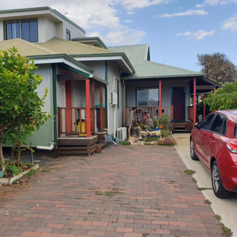 Bunbury'S Most Convenient Location Bagian luar foto